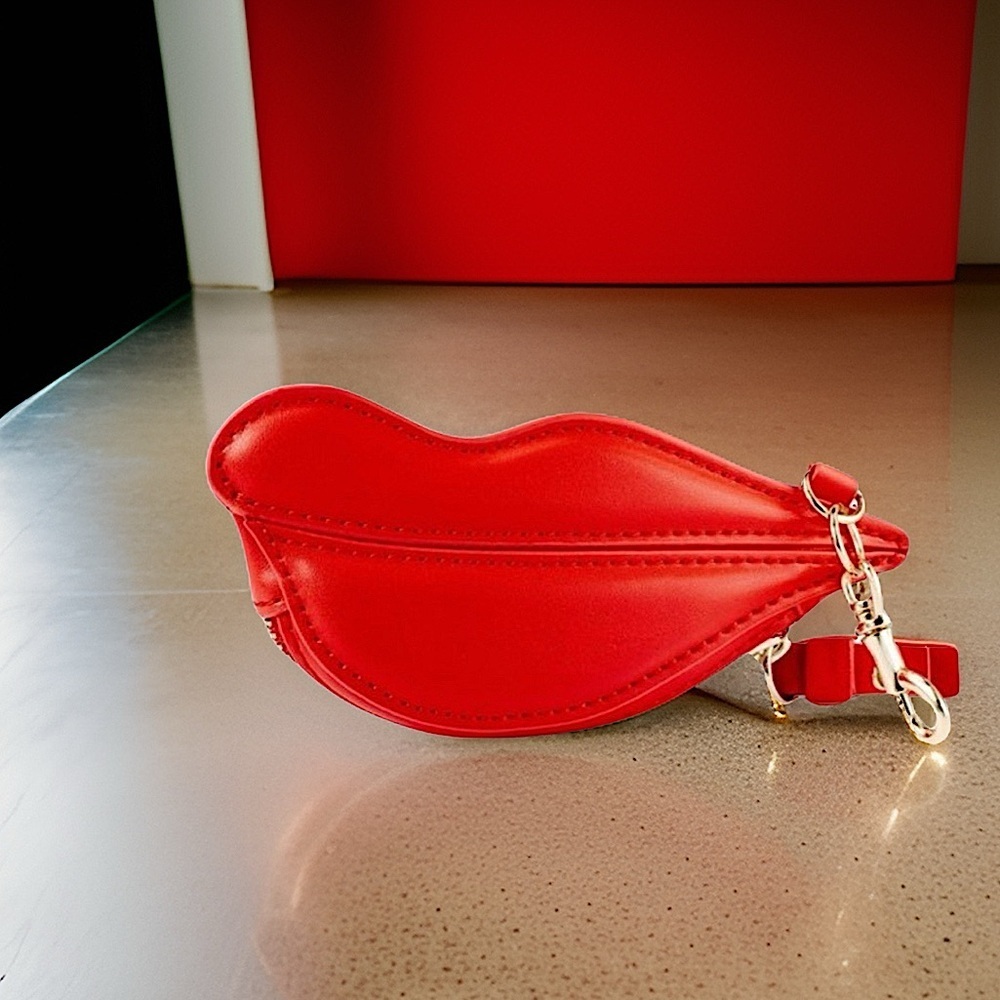 FREE w/$150+| DVF x Target SOLD OUT Limited Edition | The Lips Coin Pouch | Red